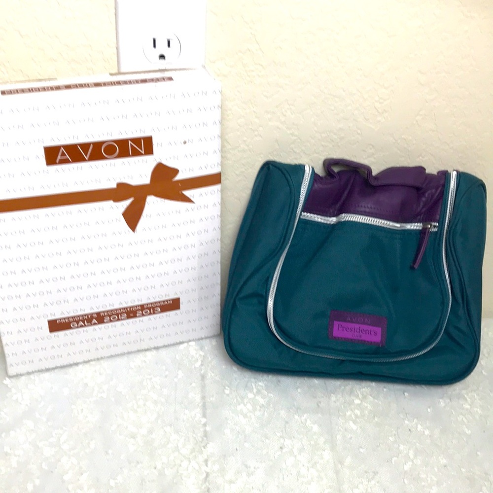 Avon President’s Club Hanging Toiletry Case